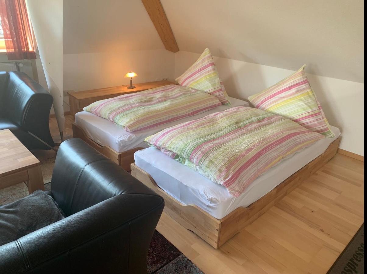 Ferienwohnung Raffael 100 Qm, 2 Grosse Betten Im Wohnzimmer Cuxhaven Exterior foto